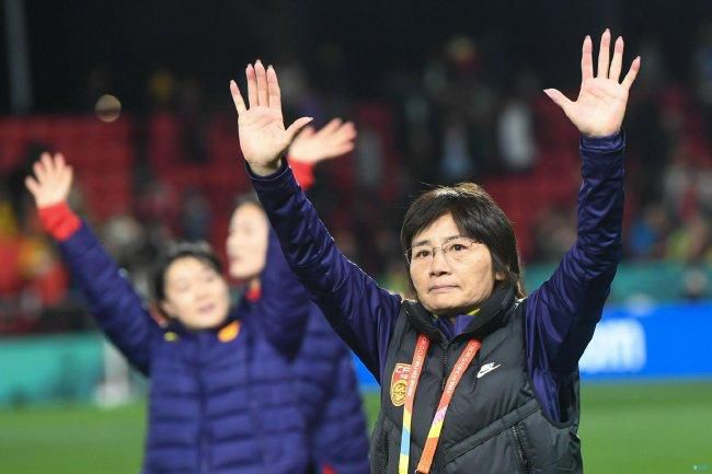 吻胸摸屁股视频