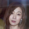 美女双腿大开被绑在床扒衣服